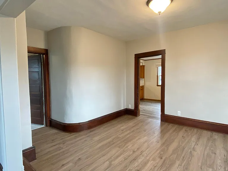 802 N Holcombe Ave — Photo 6