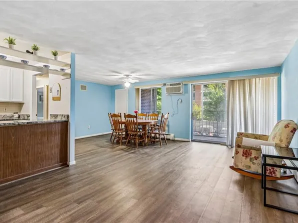 64 Main St APT 21B, Stoneham, MA 02180