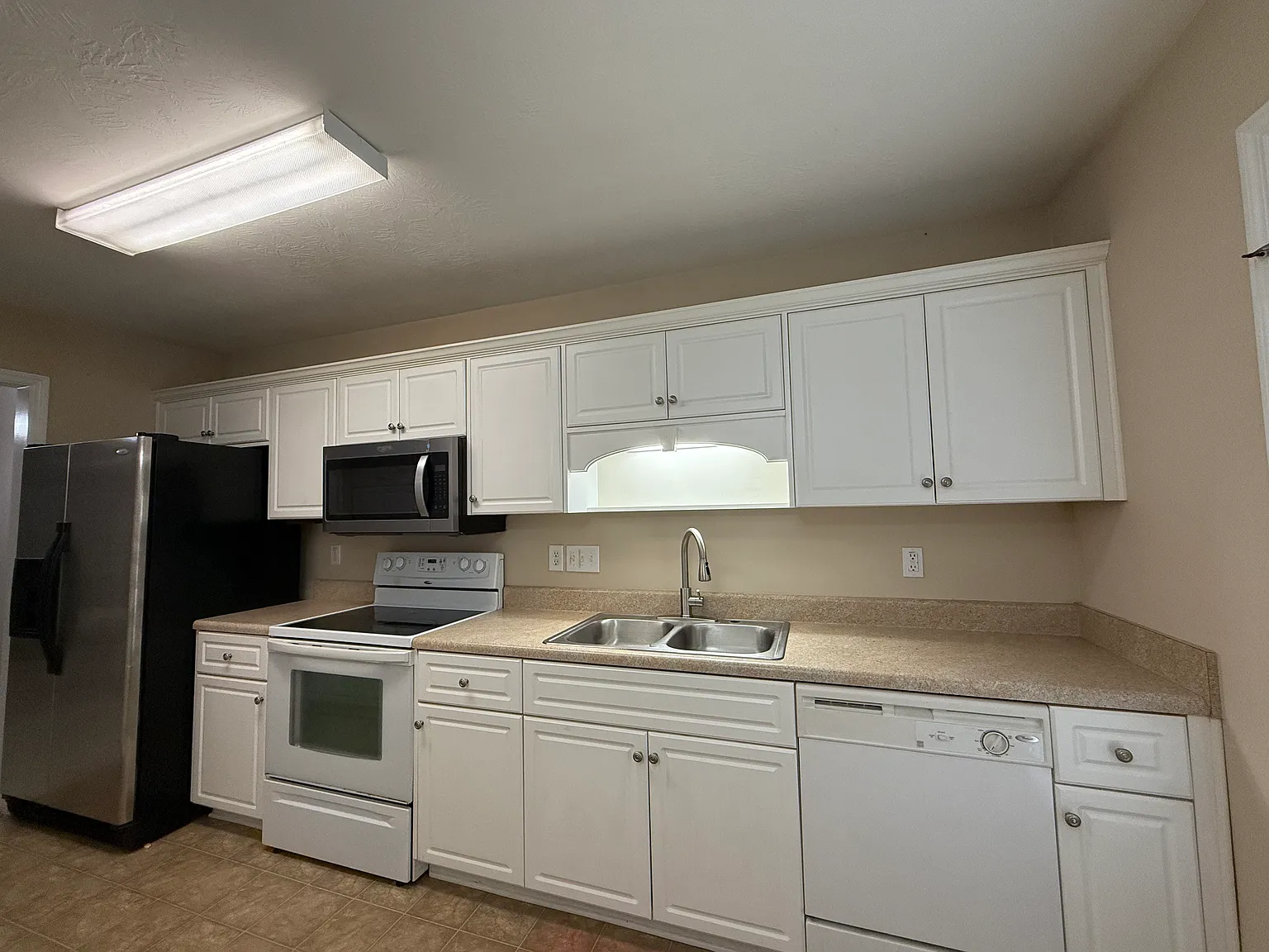 2 bed, 1092 sqft, $1,300 — Photo 4