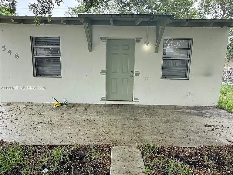1548 NW 3rd Ter — Photo 7