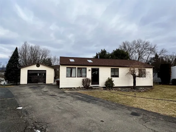9 Beth Pl, Apalachin, NY 13732
