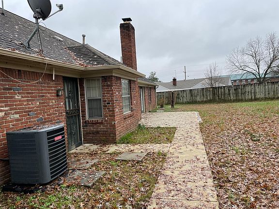 3rd image of 8041 Canterbury Dr
