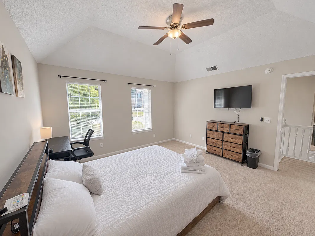 1 bed, 1.0 bath, 182 sqft, $1,100 — Photo 2