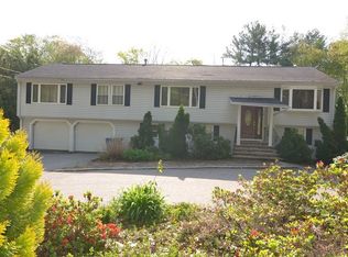 136 Treble Cove Rd, Billerica, MA 01821