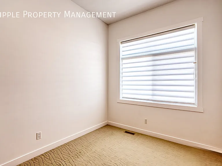 1530 Bayside Ave SW #303 — Photo 9