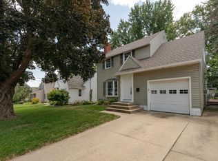834 11th St NW, Rochester, MN 55901