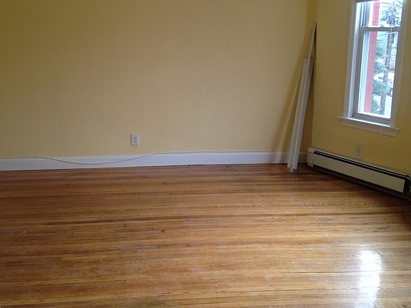 4th image of 32 Columbia Ave #2