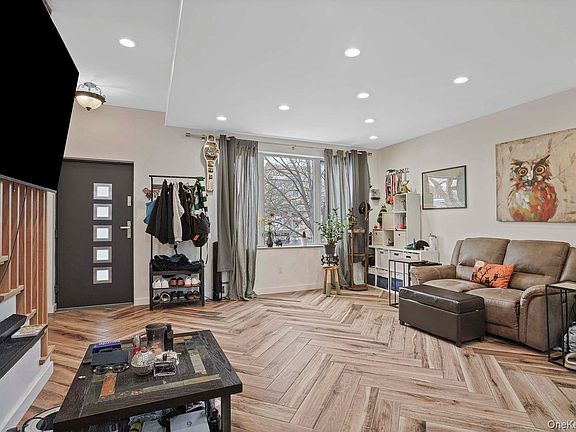 5th image of 71-61 70th St