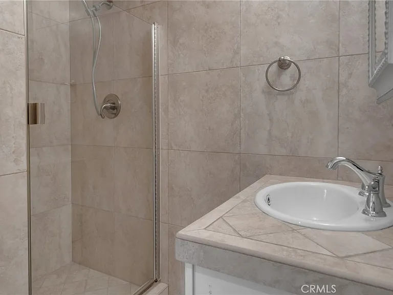 479 Calle Cadiz #B — Photo 19