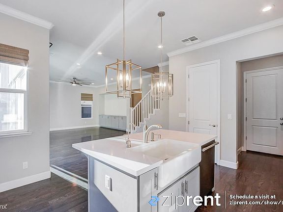 5th image of 931 Bracken Ct