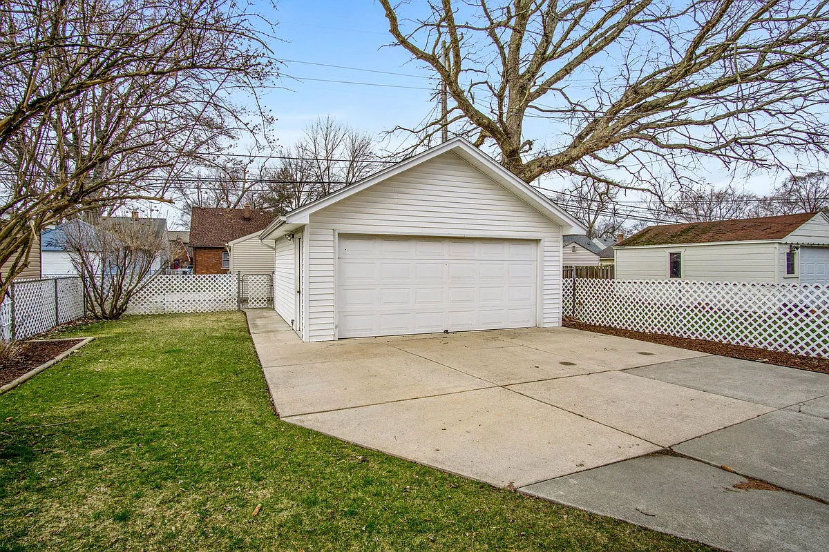 Building Photo - 23128 Olmstead St