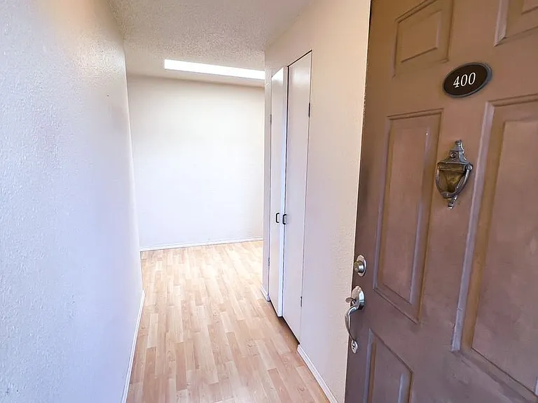 Annaron Apartments — Photo 11