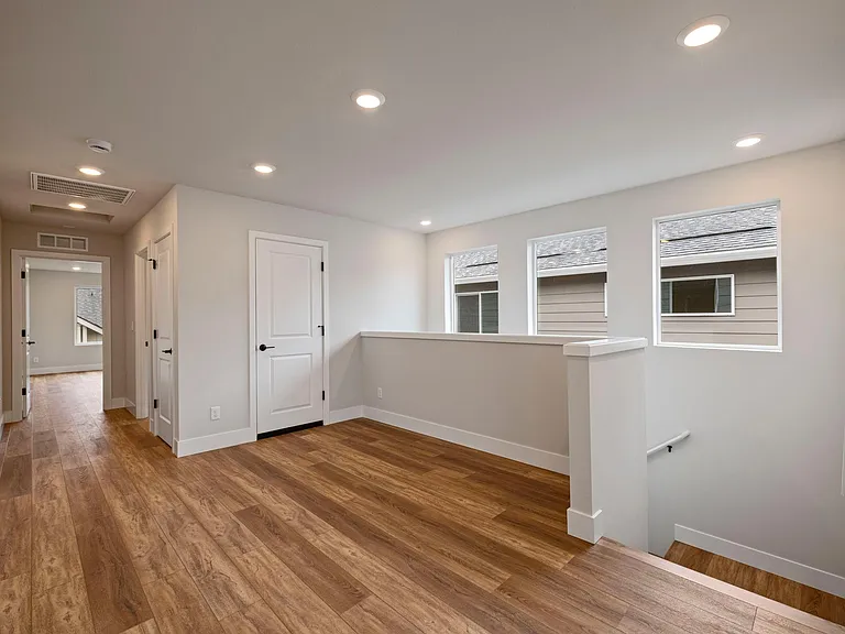 5388 Century Pl NE — Photo 19