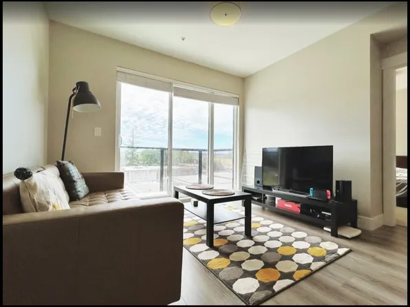 1496 Charlotte Rd #2, North Vancouver, BC V7J 0C9