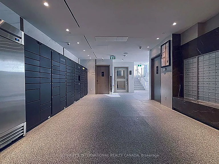 585 Bloor St E #4022 — Photo 36