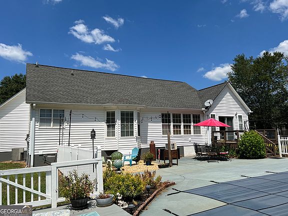 2nd image of 476 Clover Ave