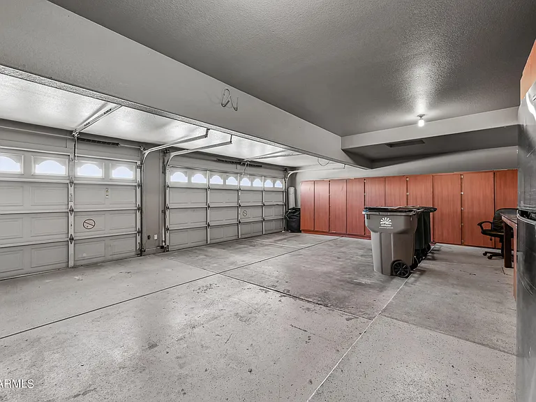 16224 W Jefferson St — Photo 24