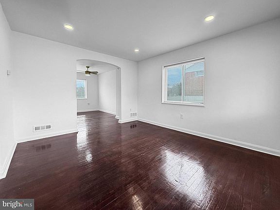 4th image of 1935 Stanhope Rd