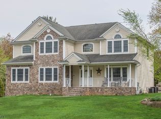 3 Mueller Ct, Florham Park, NJ 07932