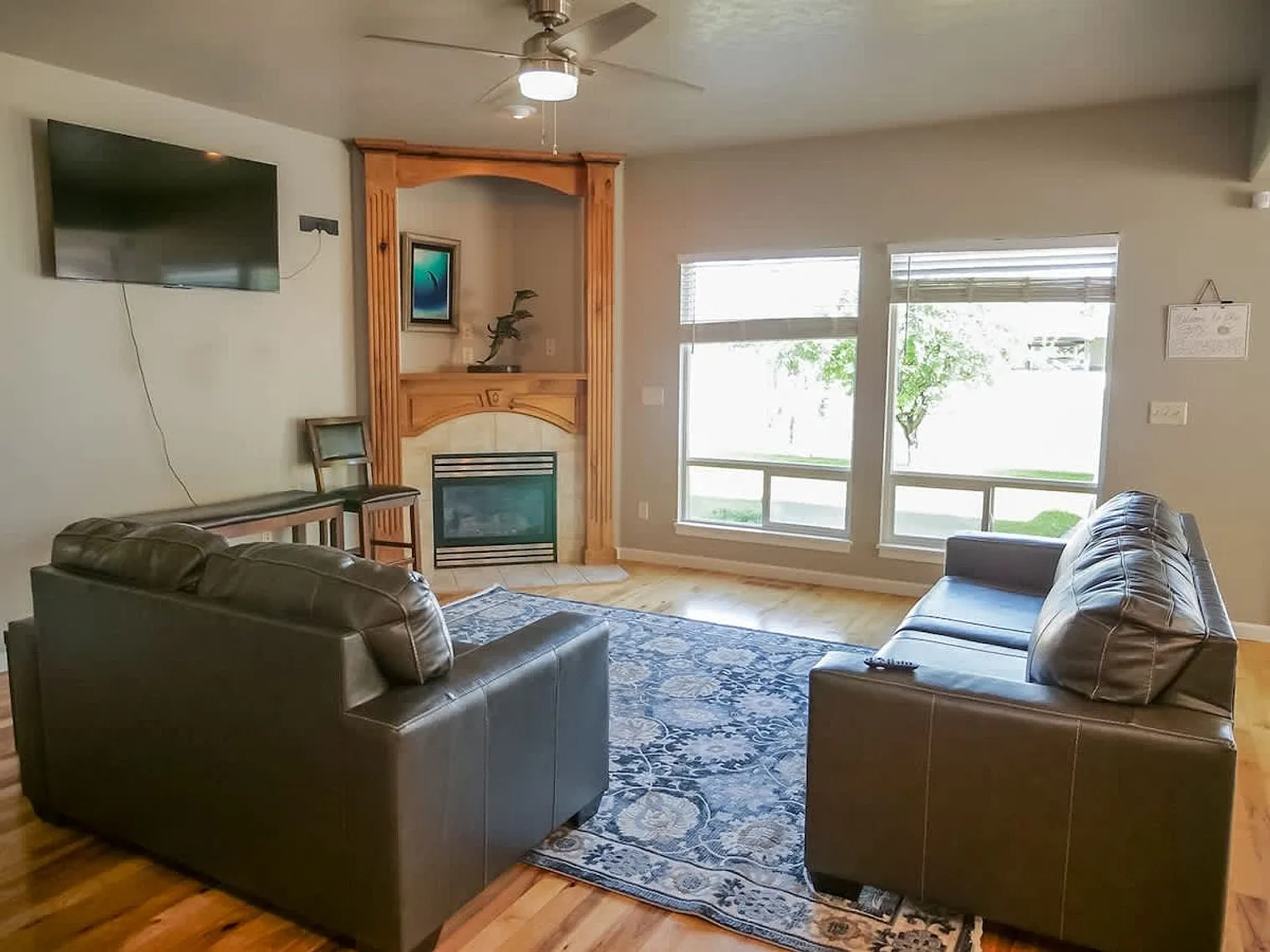 5 bed, 4.0 bath, $5,922 — Photo 3
