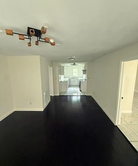5950 Southville St — Photo 3
