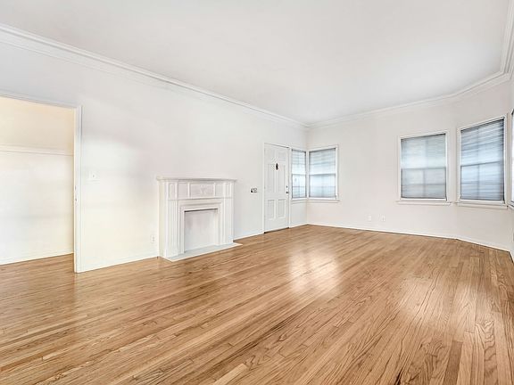 5th image of 4445 Clarissa Ave
