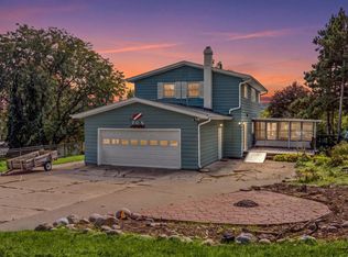 705 S 2nd St, La Crescent, MN 55947