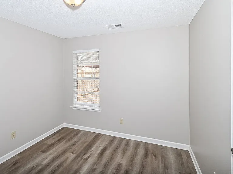 8531 Cross Point Dr — Photo 11