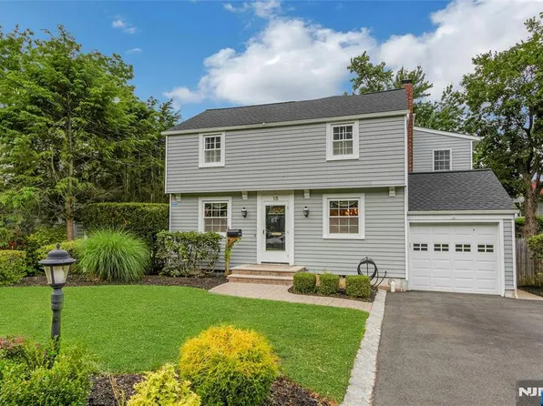 15 Colonial Rd, Tenafly, NJ 07670