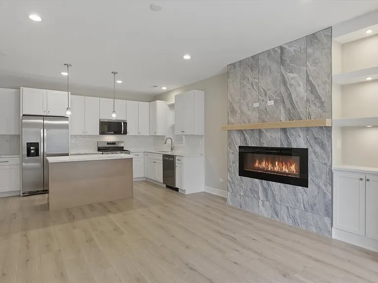 4932 S Champlain Ave #1 — Photo 3