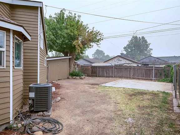 3rd image of 1004 Wright Ave