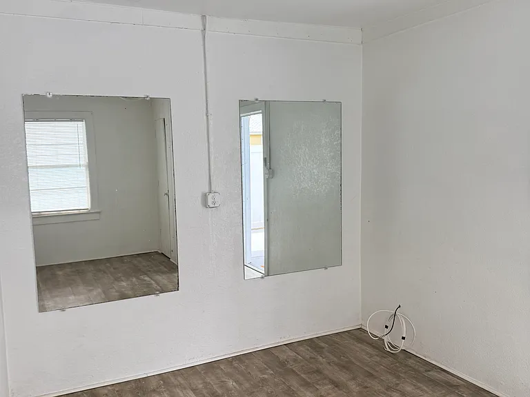 2111 8th Ave N #3 — Photo 3