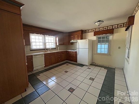 4th image of 408 Gillsbrook Rd