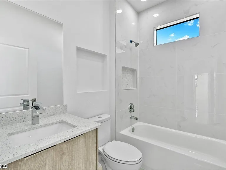 1142 Edelweiss St E — Photo 17
