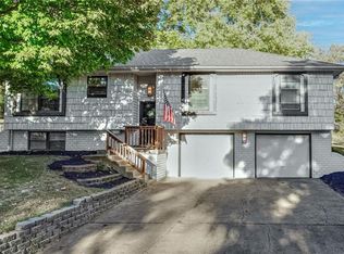 5913 NW Harris Dr, Kansas City, MO 64152