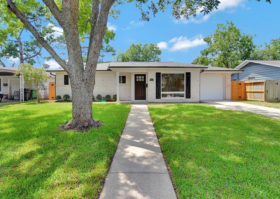 1st image of 5213 De Lange Ln