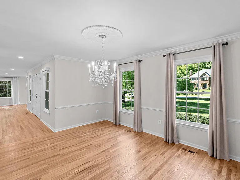 6609 Heidi Ct — Photo 19