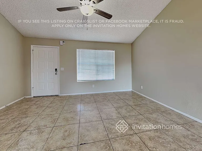 1102 E Utopia Rd — Photo 4