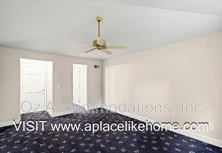 4300 W 111th Ter — Photo 18