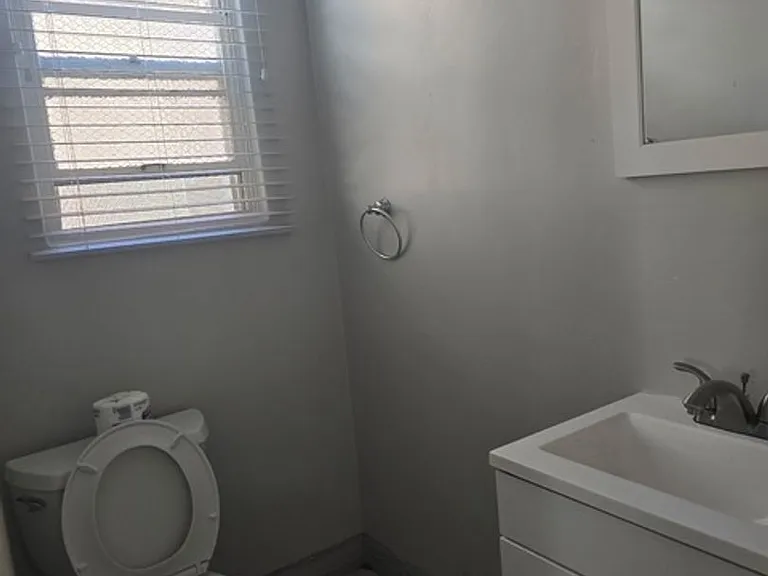 4337 N Bellflower Blvd — Photo 4