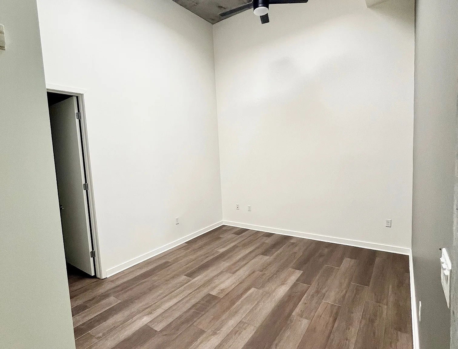 1050 Island Ave — Photo 4