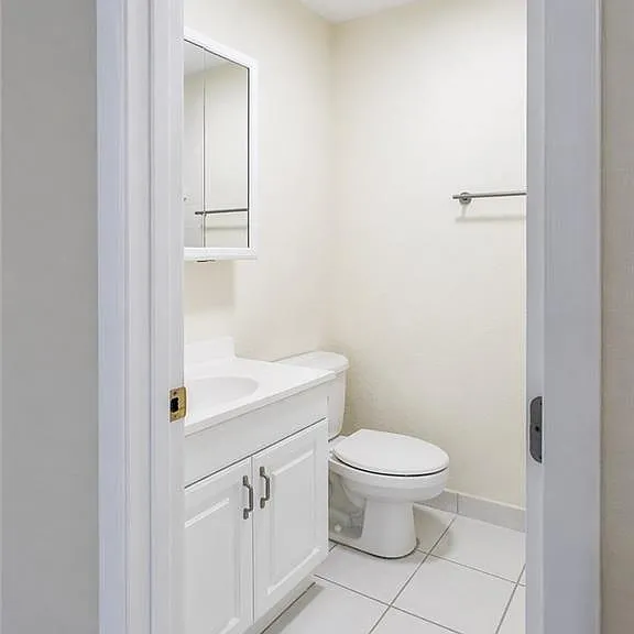 4615 Bayshore Dr #E8 — Photo 8