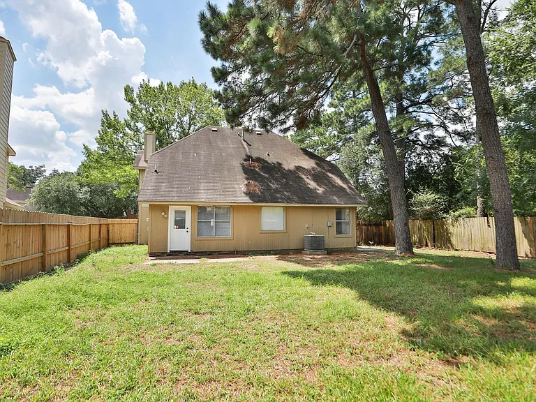 17326 Harmony Hill Dr — Photo 25