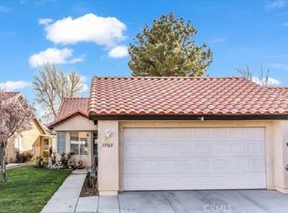 11565 Oak St, Apple Valley, CA 92308