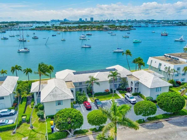 1071 SUGAR SANDS Boulevard #8, Singer Island, FL 33404