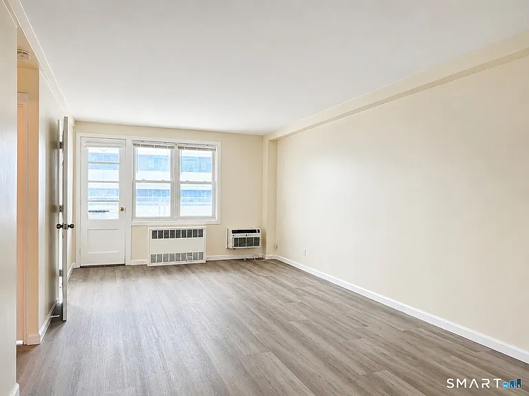 700 Summer St #6E — Photo 3