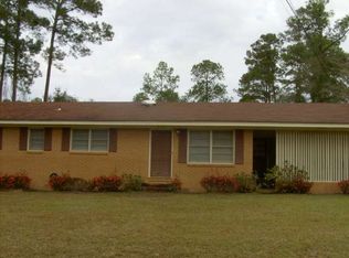 809 Center Rd, Douglas, GA 31533