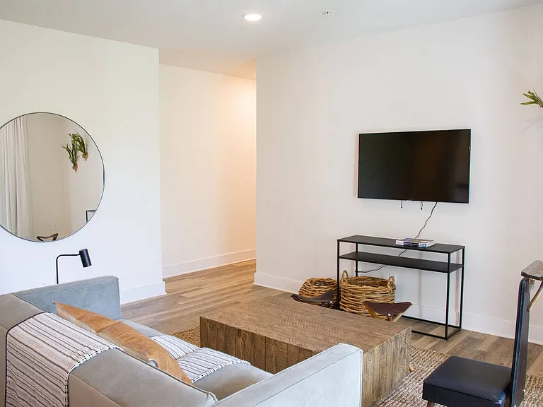 2025 Library Ave #302 — Photo 4