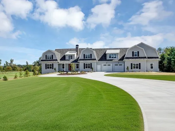 5431 River Oaks Dr, De Pere, WI 54115