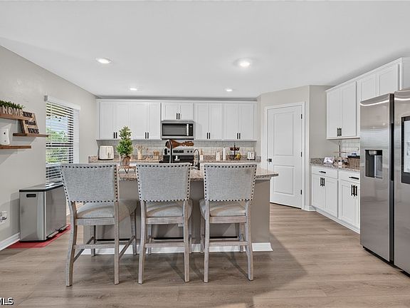 5th image of 849 Sea Urchin Cir